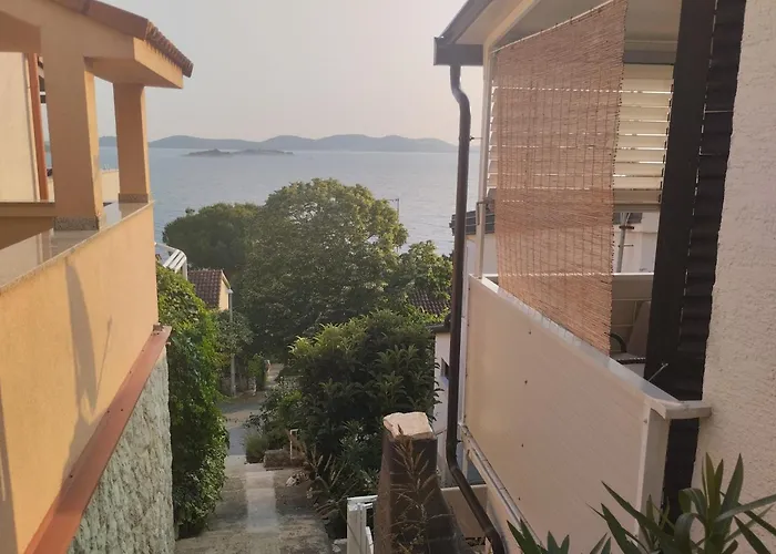 公寓 By The Sea - Biograd - 24709 德拉格